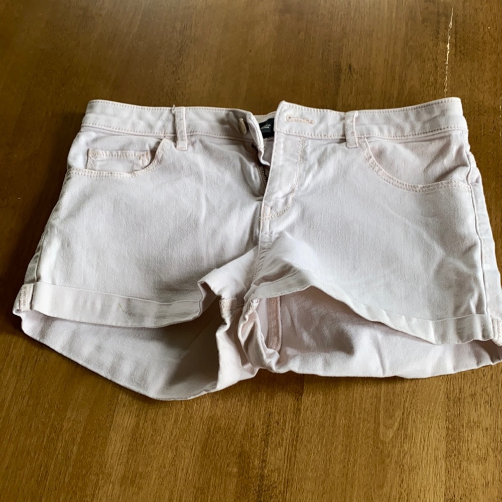 H&M Chinos-khaki Solid pink Low rise waist shorts